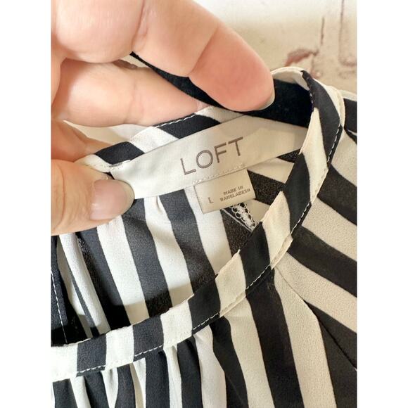 LOFT Black White Vertical Stripe Short Sleeve Blouse Womens Large Top - Picture 5 of 7